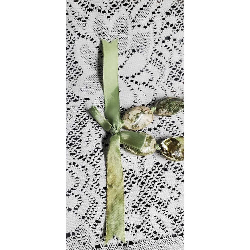 Green Shell Necklace - Picture 7 of 7